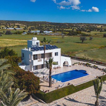Villa Chrysta Agios Theodoros ภายนอก รูปภาพ